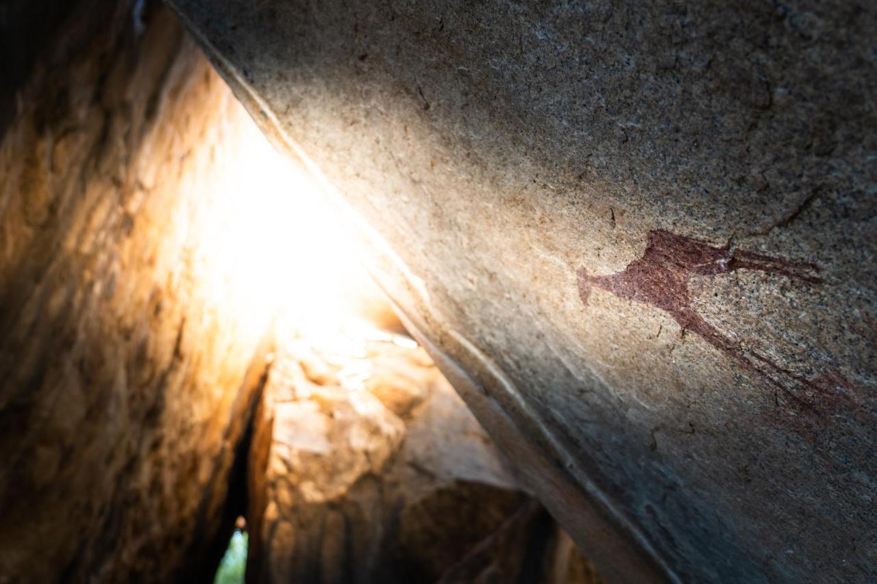 Ai Aiba - The Rock Painting Lodge Омаруру Екстериор снимка